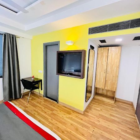 Hotel At Residency Kaushambi Couple Friendly Ghaziabad Exterior photo